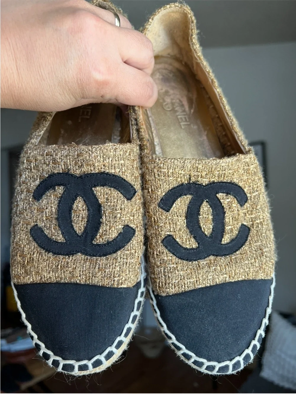 CHANEL GOLD/BLACK GLITTER WOOL CC CAP-TOE ESPADRILLES SIZE, EUR 41